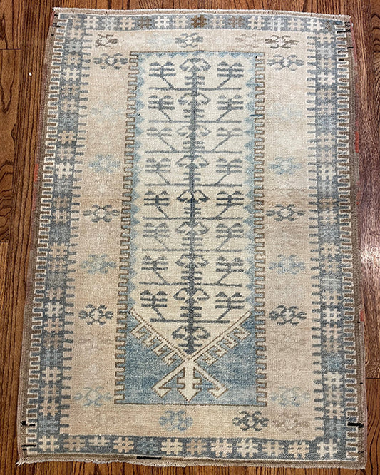 Lilly - Clements Fine Rugs 