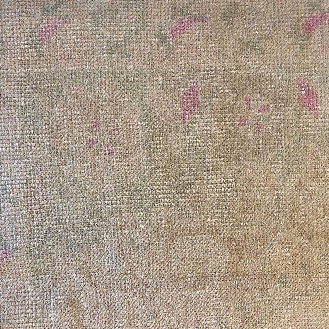 Elegant Living Space Rug